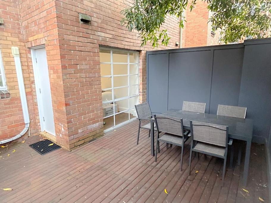 East Melbourne Unit With Courtyard Leilighet Eksteriør bilde