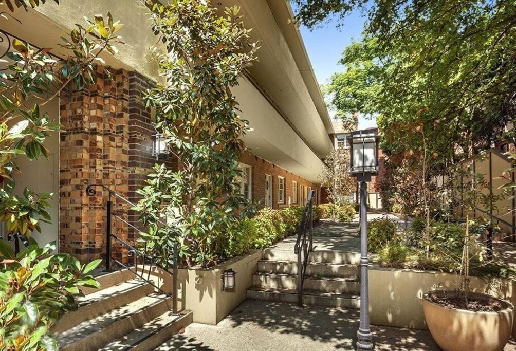 East Melbourne Unit With Courtyard Leilighet Eksteriør bilde